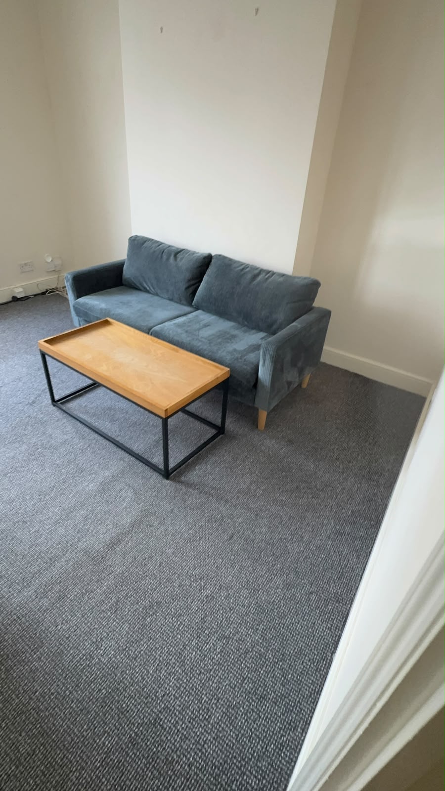 Bedroom carpet cleaned and groomed after extraction