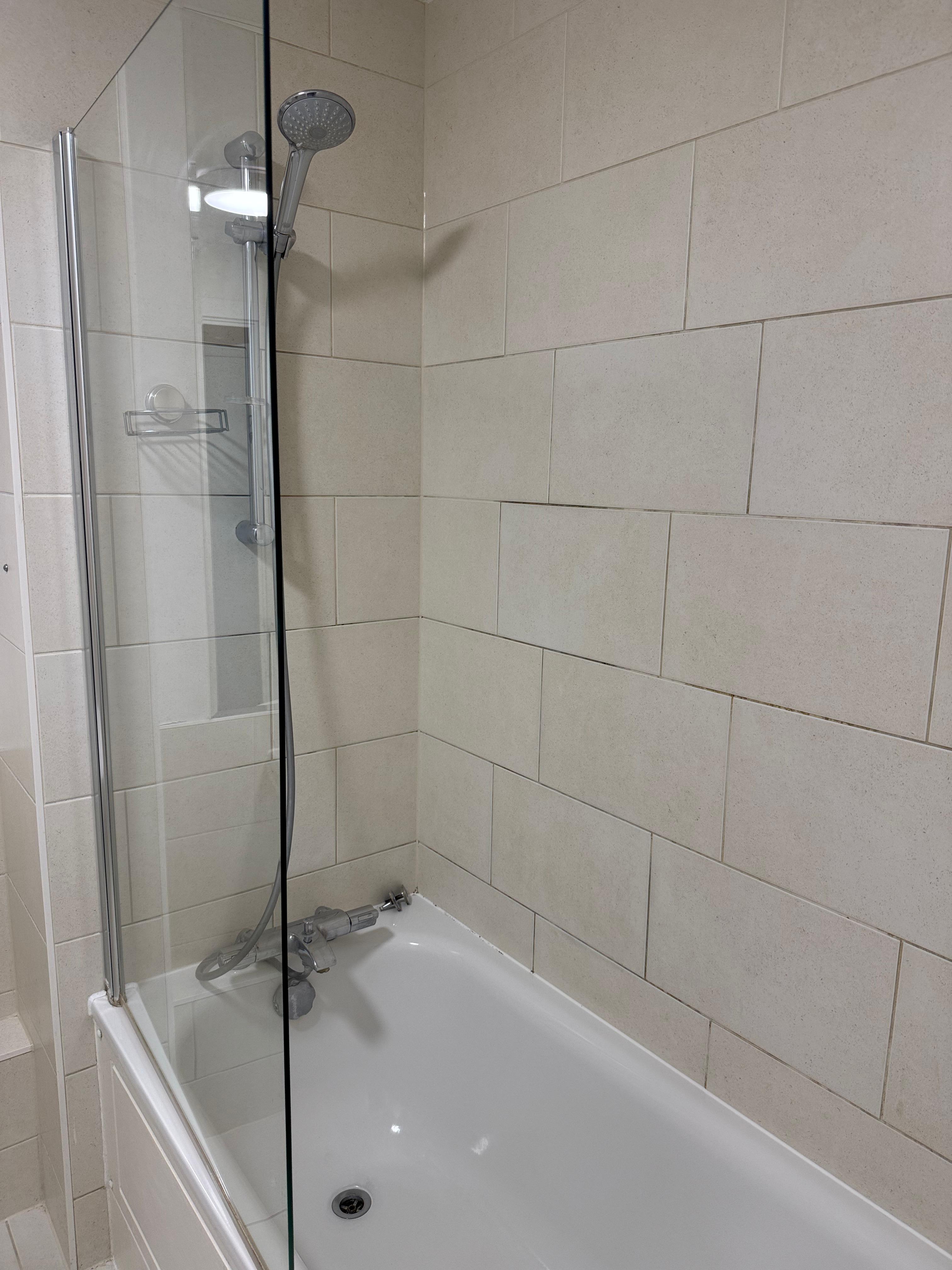 Bathroom — Shower screen — limescale removed