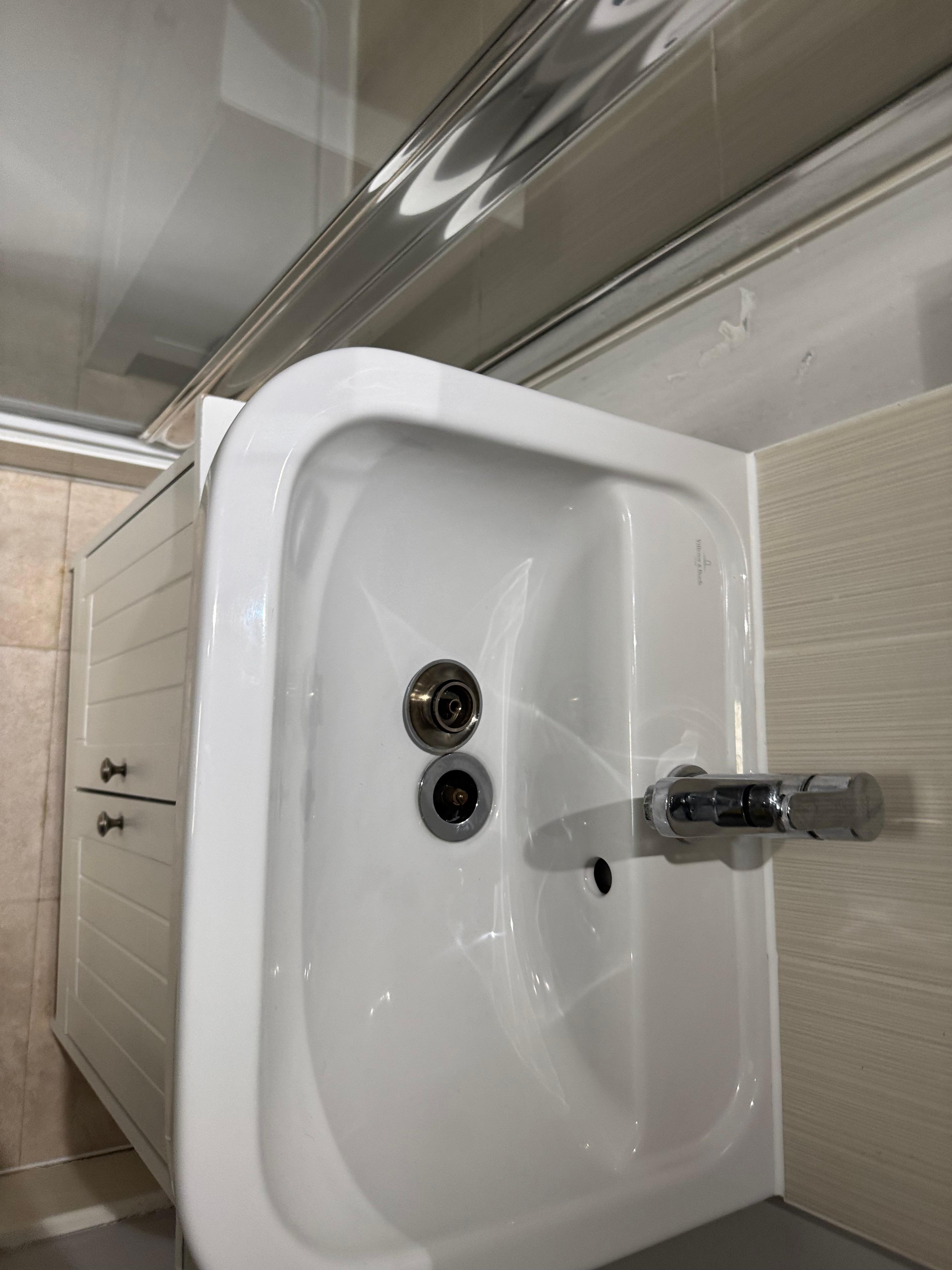 Bathroom — Tiles & grout — fully restored